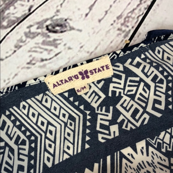 ✨✨ Host Pick ✨✨Navy and white kimono - Picture 6 of 6